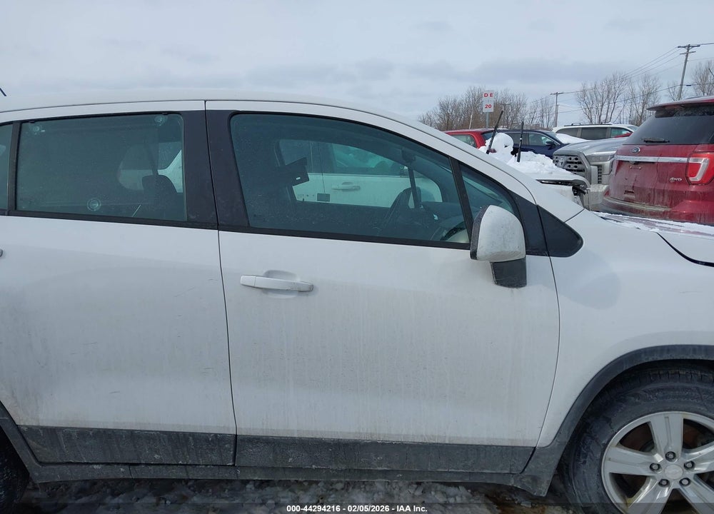 2019 CHEVROLET TRAX LS VIN: 3GNCJKSB4KL366416