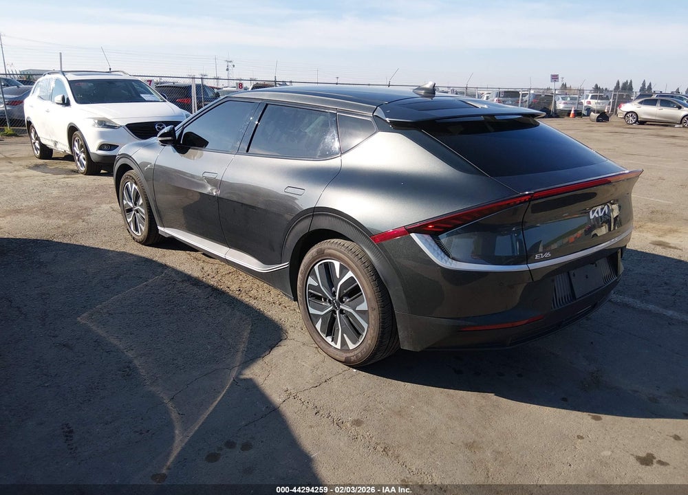 2023 KIA EV6 LIGHT VIN: KNDC34LB0P5611197