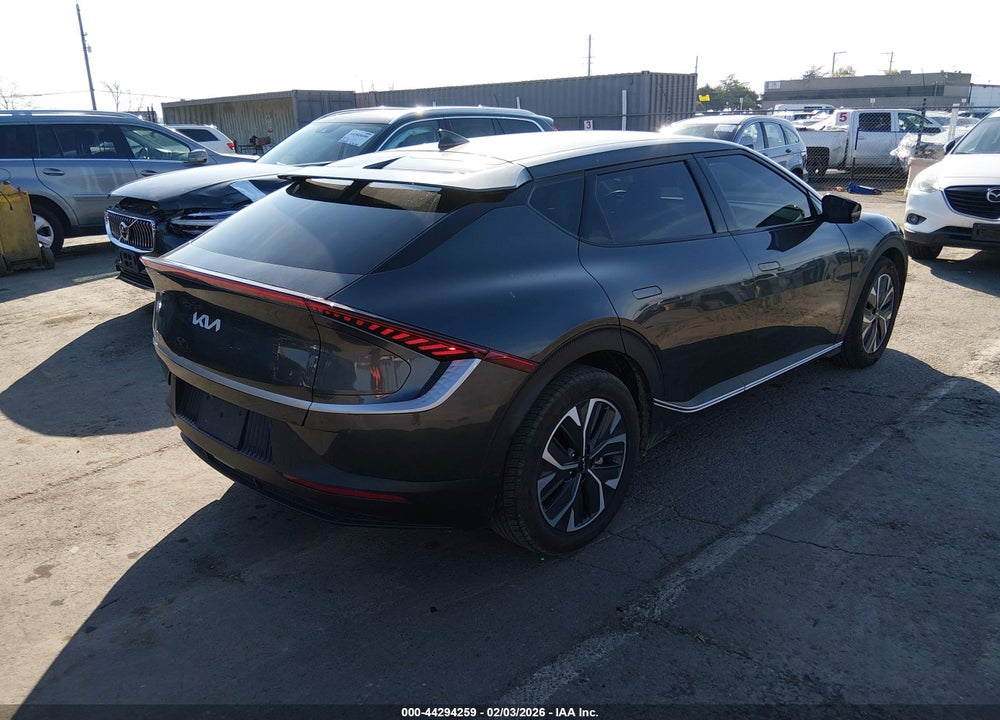 2023 KIA EV6 LIGHT VIN: KNDC34LB0P5611197