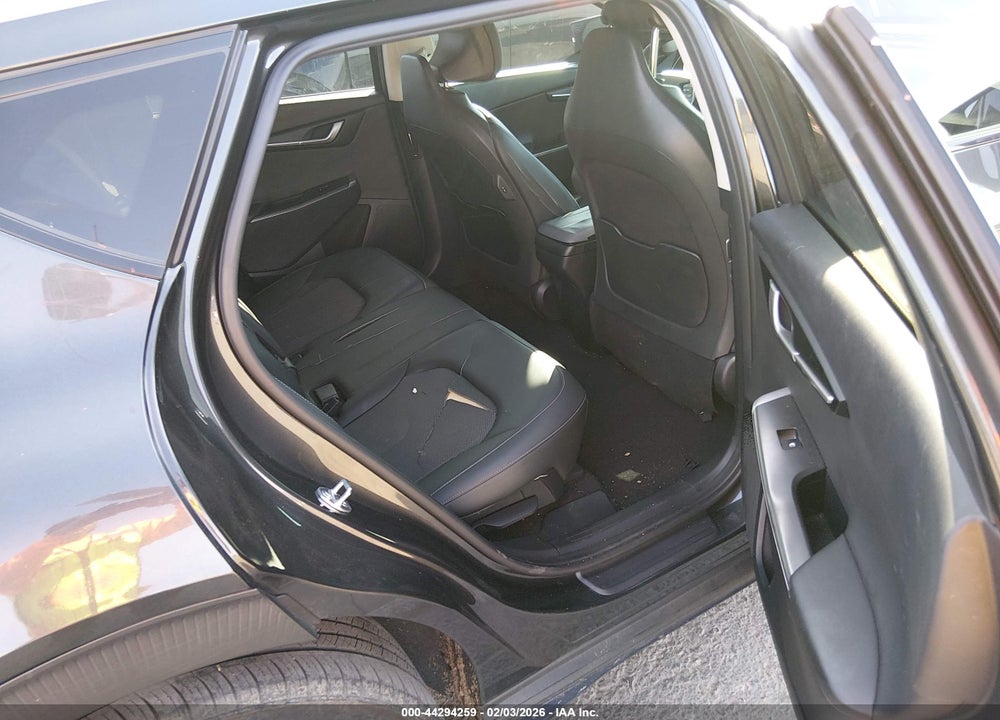 2023 KIA EV6 LIGHT VIN: KNDC34LB0P5611197