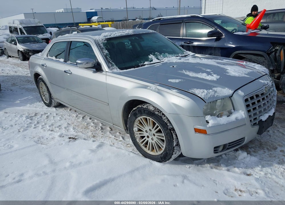 2010 CHRYSLER 300 TOURING/SIGNATURE SERIES/EXECUTIVE SERIES VIN: 2C3CA5CV5AH319748