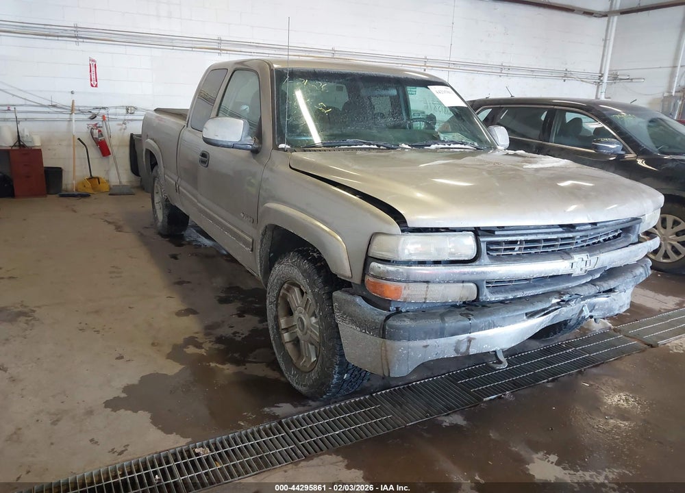 2000 CHEVROLET SILVERADO 1500 LS VIN: 1GCEK19V0YZ182603