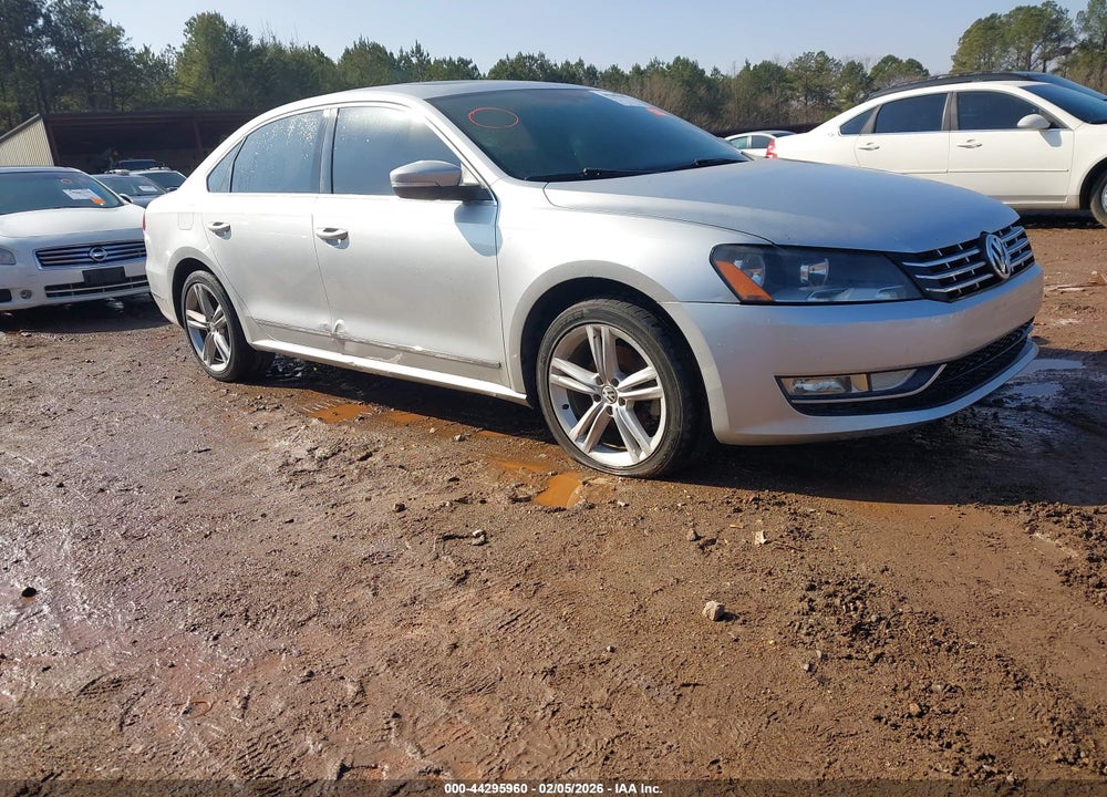 2013 VOLKSWAGEN PASSAT 2.0L TDI SE VIN: 1VWBN7A39DC052384