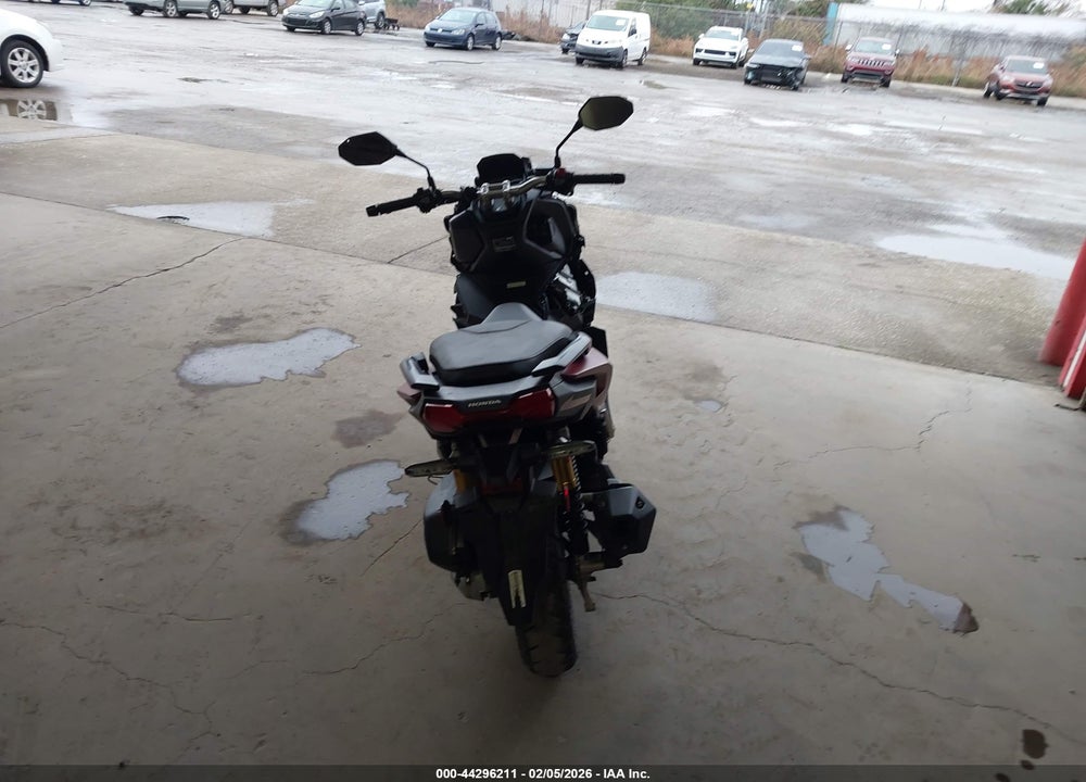 2024 HONDA ADV160 A VIN: MLHKF5459R5001400