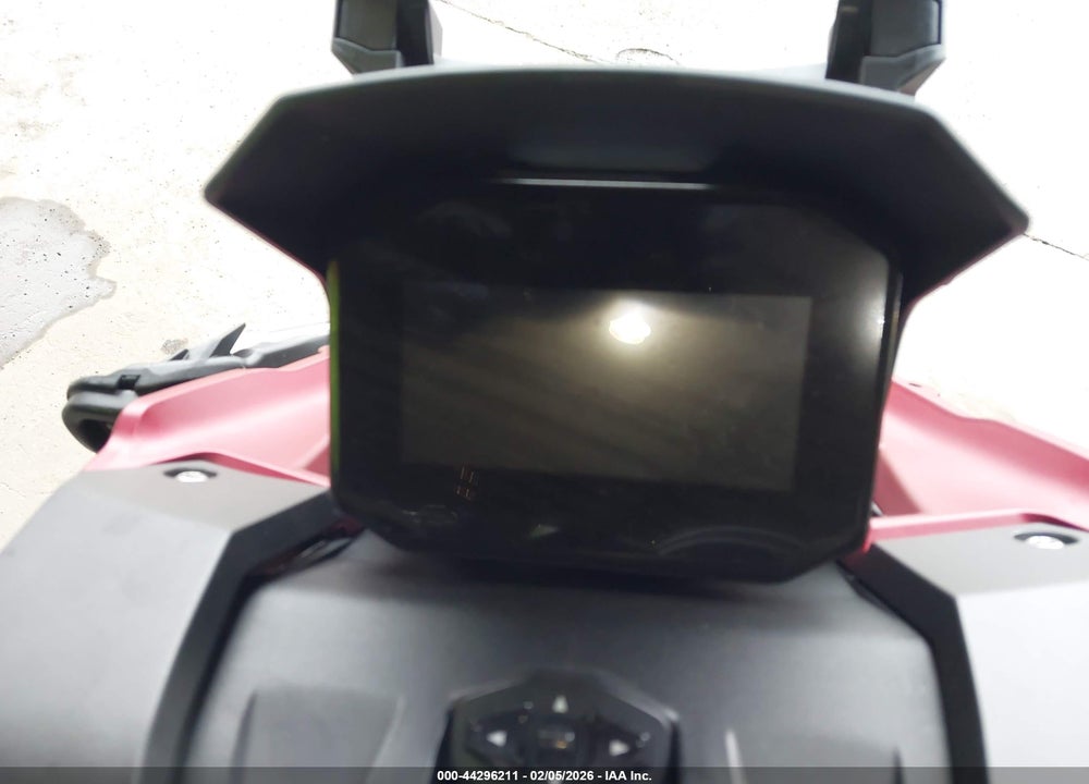 2024 HONDA ADV160 A VIN: MLHKF5459R5001400