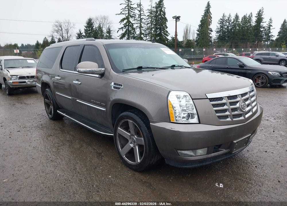 2011 CADILLAC ESCALADE ESV LUXURY VIN: 1GYS4HEF2BR178994