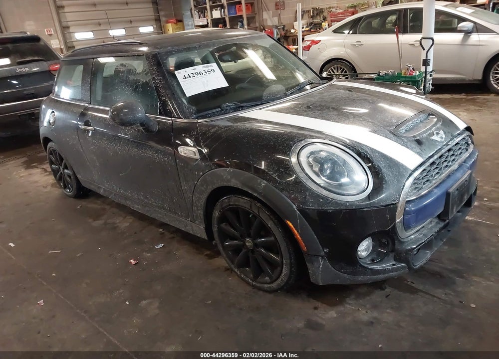 2015 MINI HARDTOP COOPER S VIN: WMWXP7C5XF2A59645
