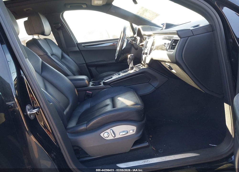 2016 PORSCHE MACAN S VIN: WP1AB2A51GLB54065