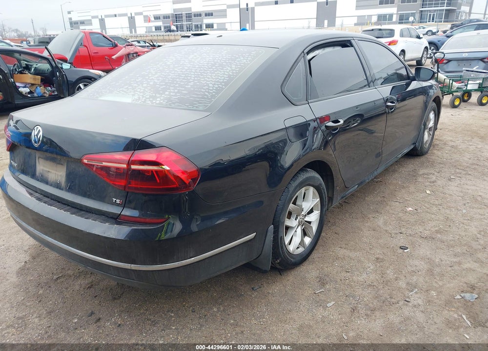 2018 VOLKSWAGEN PASSAT 2.0T R-LINE/2.0T S VIN: 1VWAA7A31JC016790