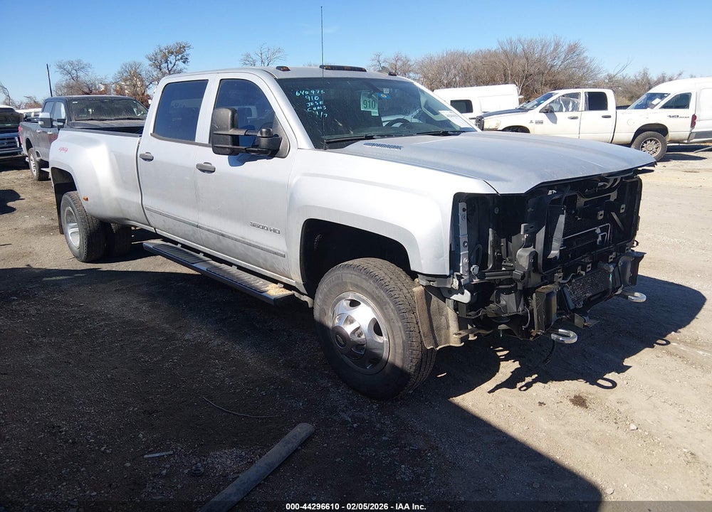 2015 CHEVROLET SILVERADO 3500HD LT VIN: 1GC4KZC80FF154991