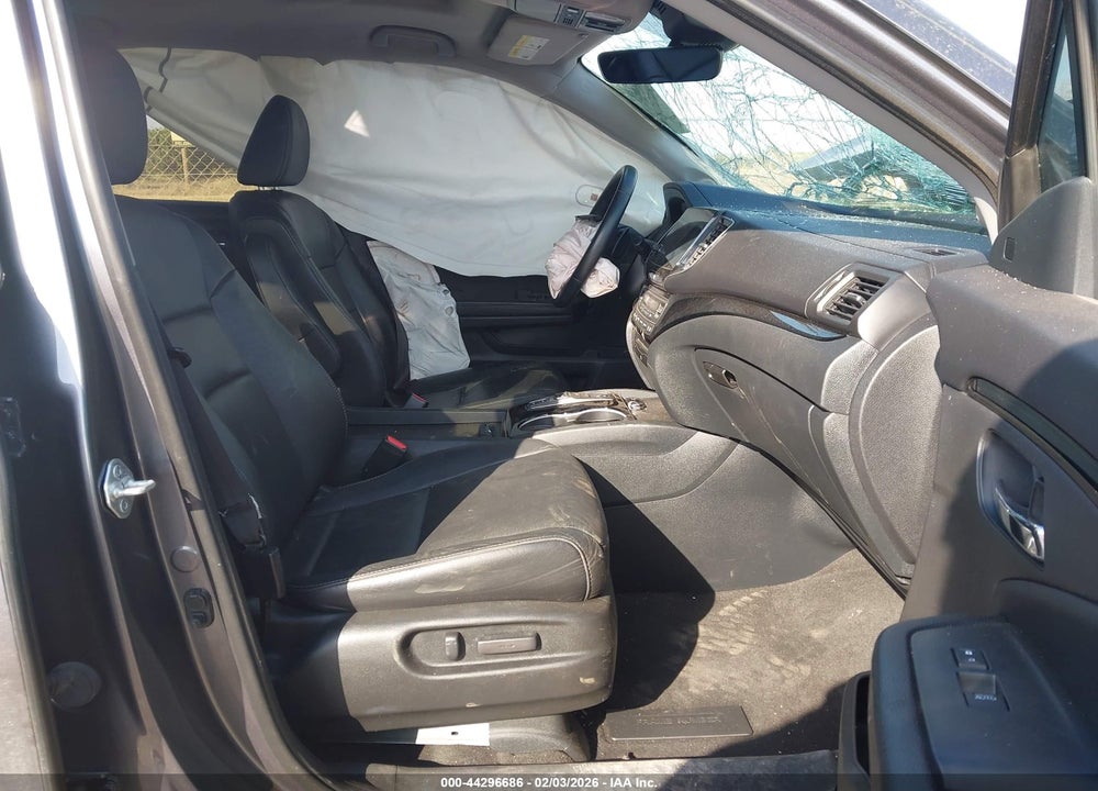 2022 HONDA PILOT 2WD TOURING 7 PASSENGER VIN: 5FNYF5H67NB029723