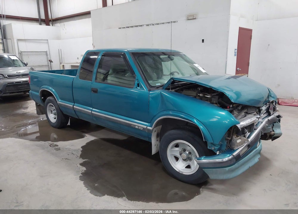 1995 CHEVROLET S TRUCK S10 VIN: 1GCCS1942S8181934