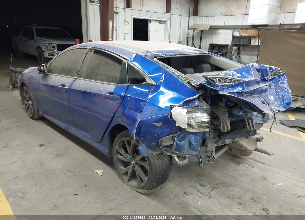 2018 HONDA CIVIC LX VIN: 19XFC2F58JE033935
