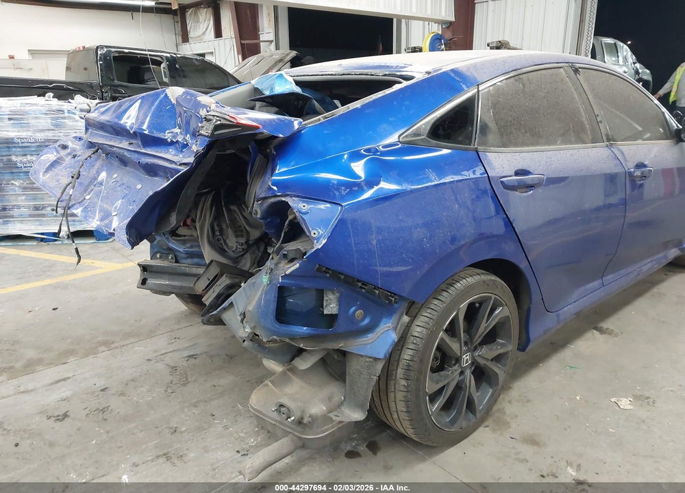 2018 HONDA CIVIC LX VIN: 19XFC2F58JE033935