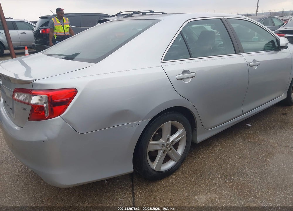 2014 TOYOTA CAMRY SE VIN: 4T1BF1FK3EU412110