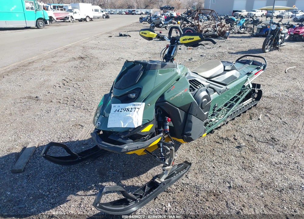 2026 SKI-DOO SUMMIT X 850 VIN: 2BPSTSTF9TV000186