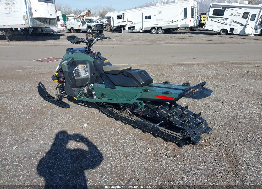 2026 SKI-DOO SUMMIT X 850 VIN: 2BPSTSTF9TV000186