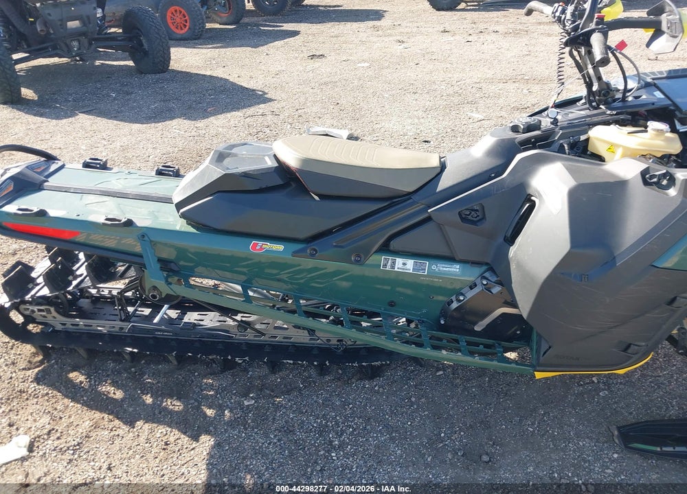 2026 SKI-DOO SUMMIT X 850 VIN: 2BPSTSTF9TV000186