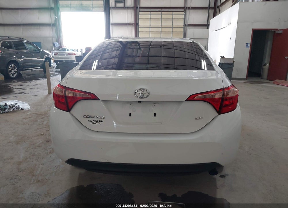 2019 TOYOTA COROLLA LE VIN: 2T1BURHE8KC210064