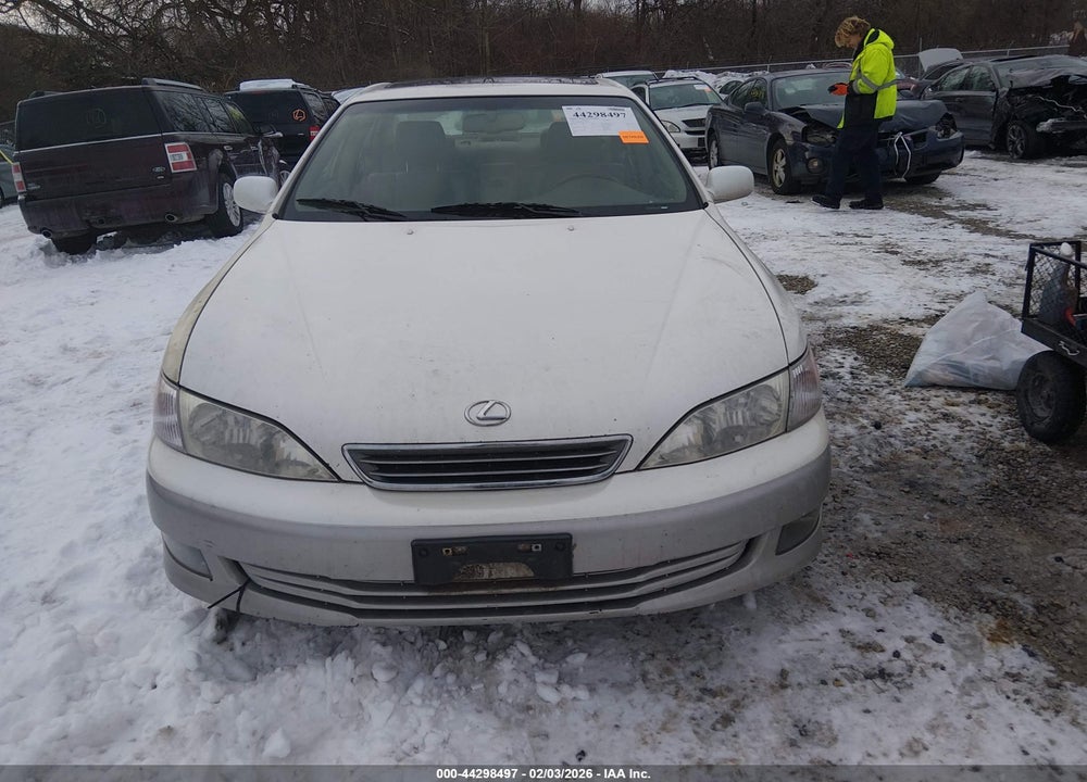 2001 LEXUS ES 300 VIN: JT8BF28GX15105068