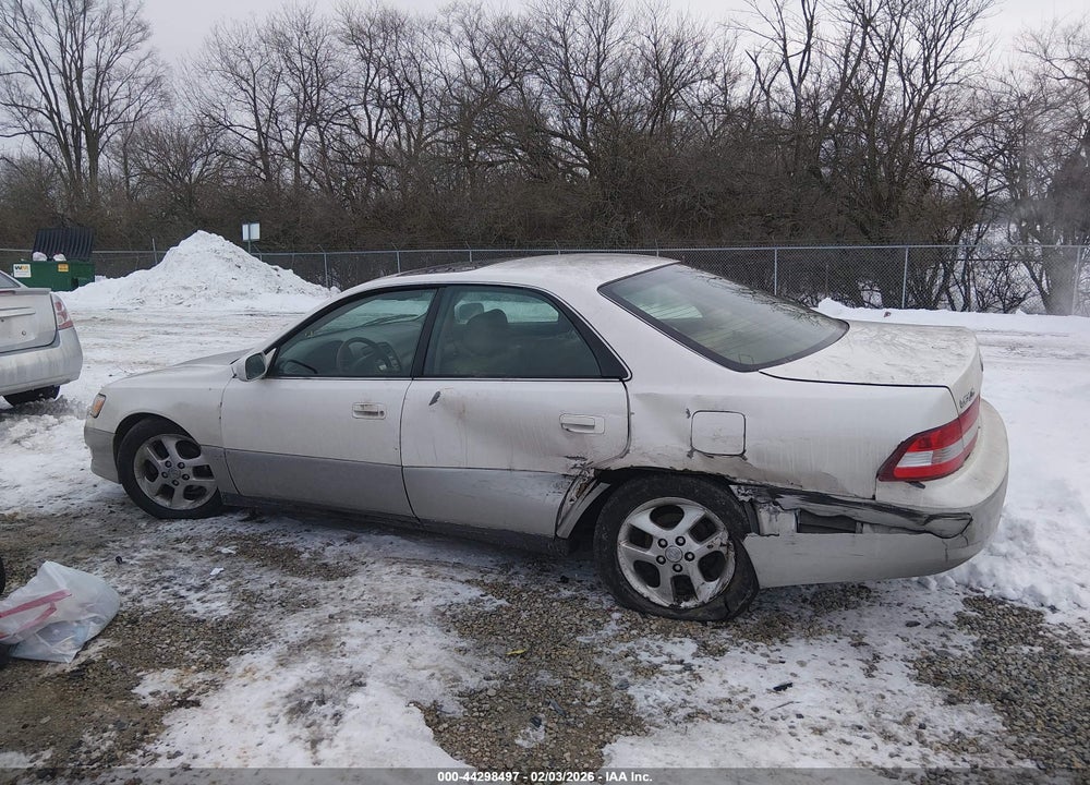 2001 LEXUS ES 300 VIN: JT8BF28GX15105068