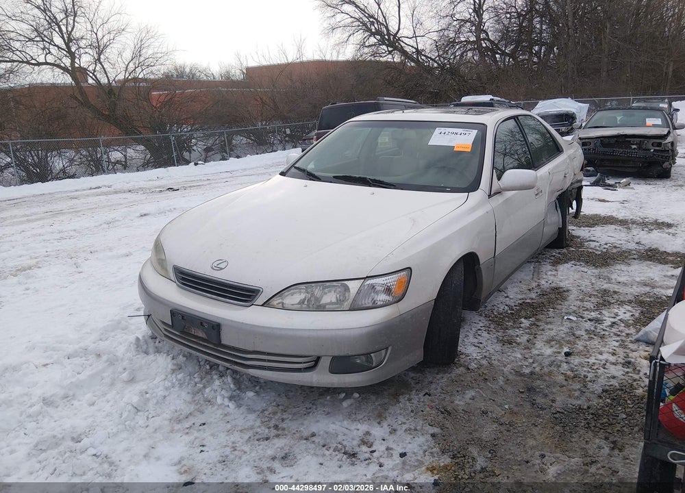 2001 LEXUS ES 300 VIN: JT8BF28GX15105068