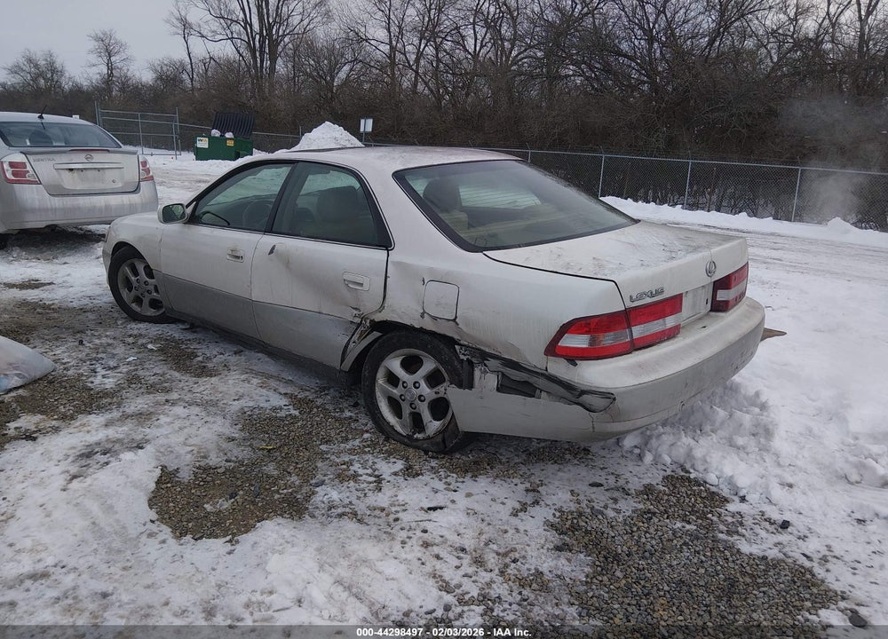 2001 LEXUS ES 300 VIN: JT8BF28GX15105068