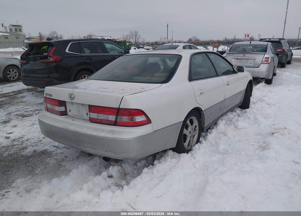 2001 LEXUS ES 300 VIN: JT8BF28GX15105068