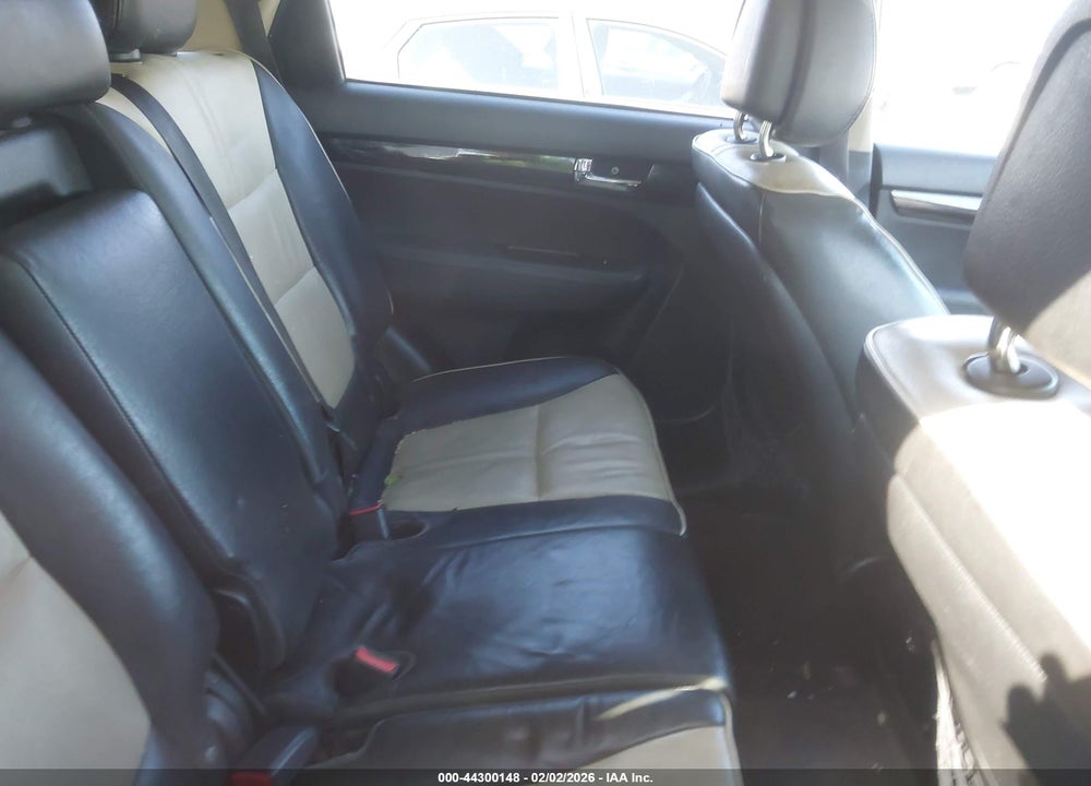 2011 KIA SORENTO EX V6 VIN: 5XYKU4A28BG044393