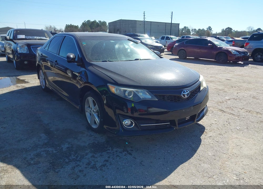 2014 TOYOTA CAMRY SE VIN: 4T1BF1FK7EU324614