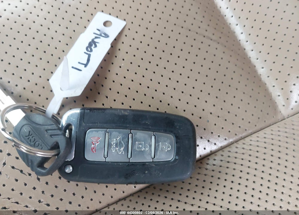 2012 HYUNDAI AZERA VIN: KMHFG4JG7CA134426