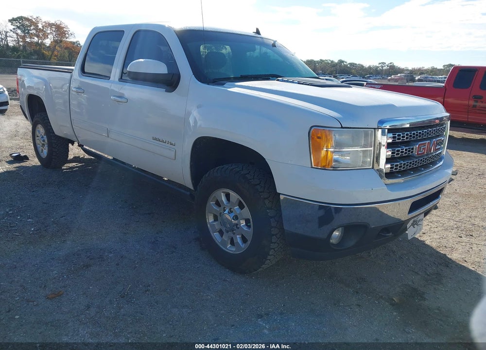 2014 GMC SIERRA 2500HD SLT VIN: 1GT121EG1EF158961