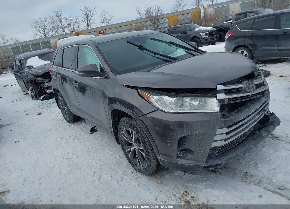 2019 TOYOTA HIGHLANDER LE VIN: 5TDBZRFH9KS713611