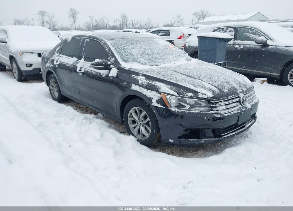 2018 VOLKSWAGEN PASSAT 2.0T R-LINE/2.0T S VIN: 1VWAA7A35JC031261