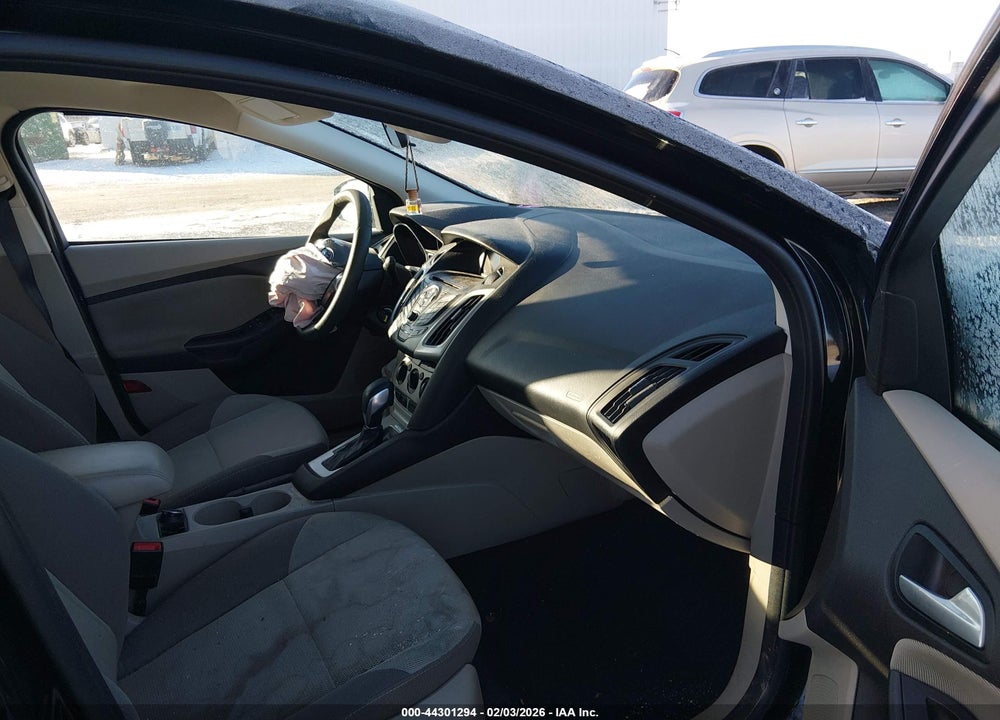 2014 FORD FOCUS SE VIN: 1FADP3K26EL270634