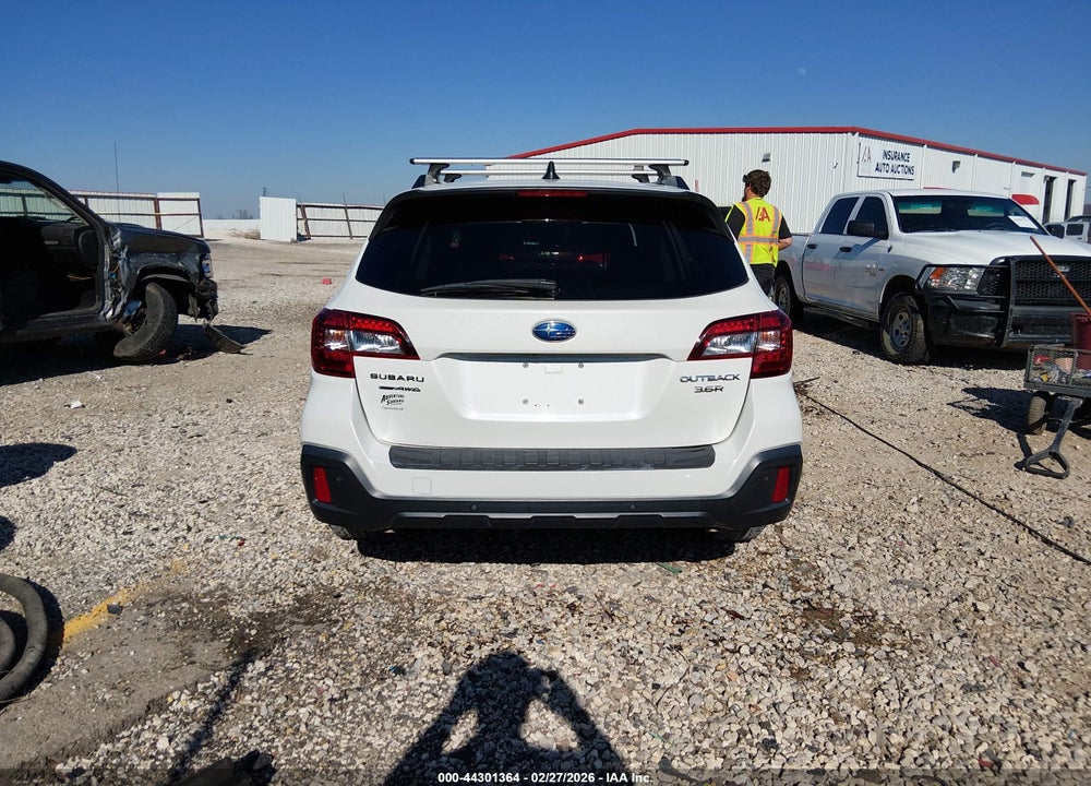 2019 SUBARU OUTBACK 3.6R TOURING VIN: 4S4BSETC8K3207898