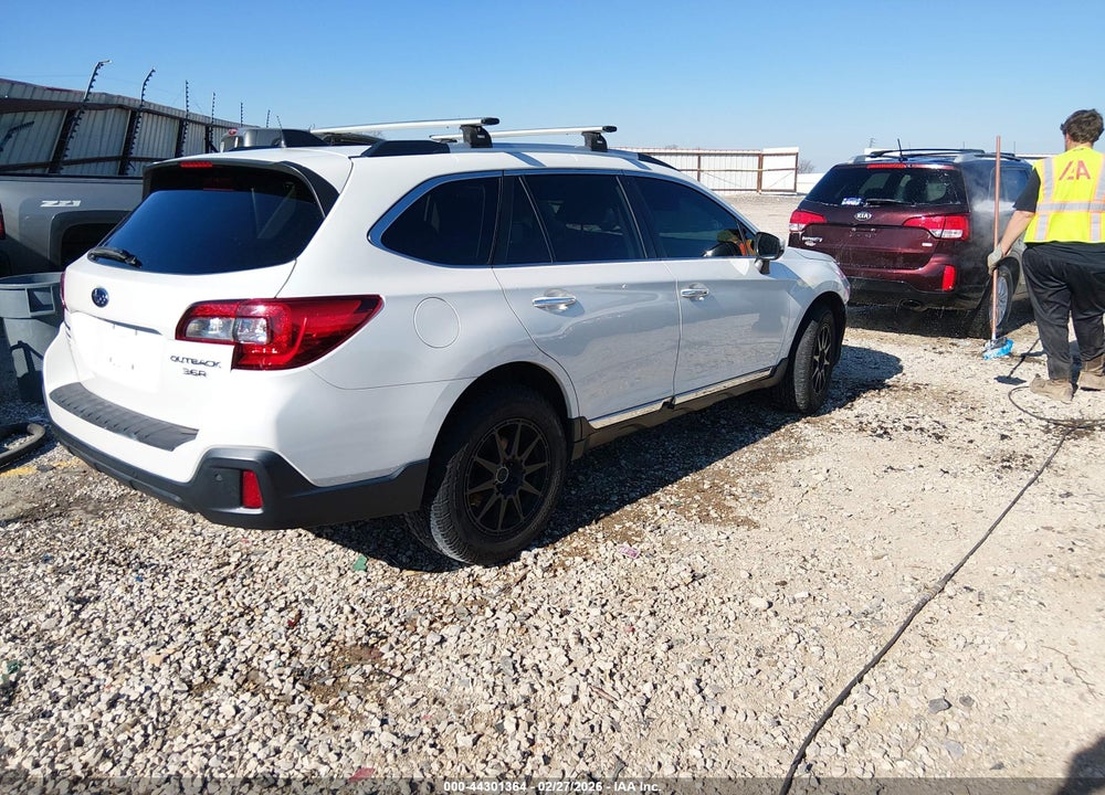 2019 SUBARU OUTBACK 3.6R TOURING VIN: 4S4BSETC8K3207898