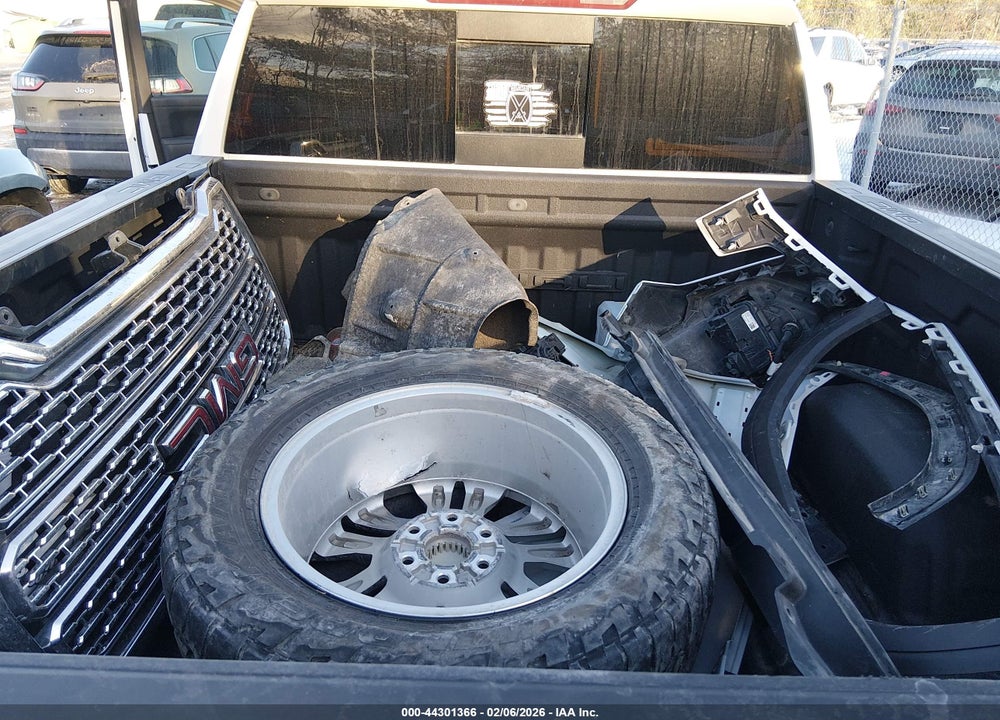 2020 GMC SIERRA 1500 4WD  SHORT BOX DENALI VIN: 3GTU9FET7LG220264