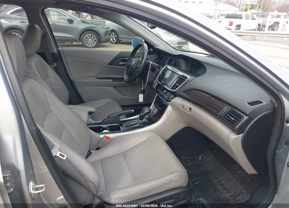 2017 HONDA ACCORD EX-L VIN: 1HGCR2F93HA109807