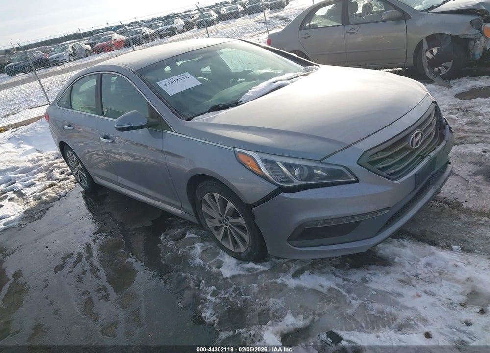 2015 HYUNDAI SONATA SPORT VIN: 5NPE34AF4FH245855