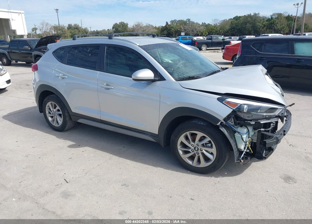 2017 HYUNDAI TUCSON SE VIN: KM8J33A45HU455943
