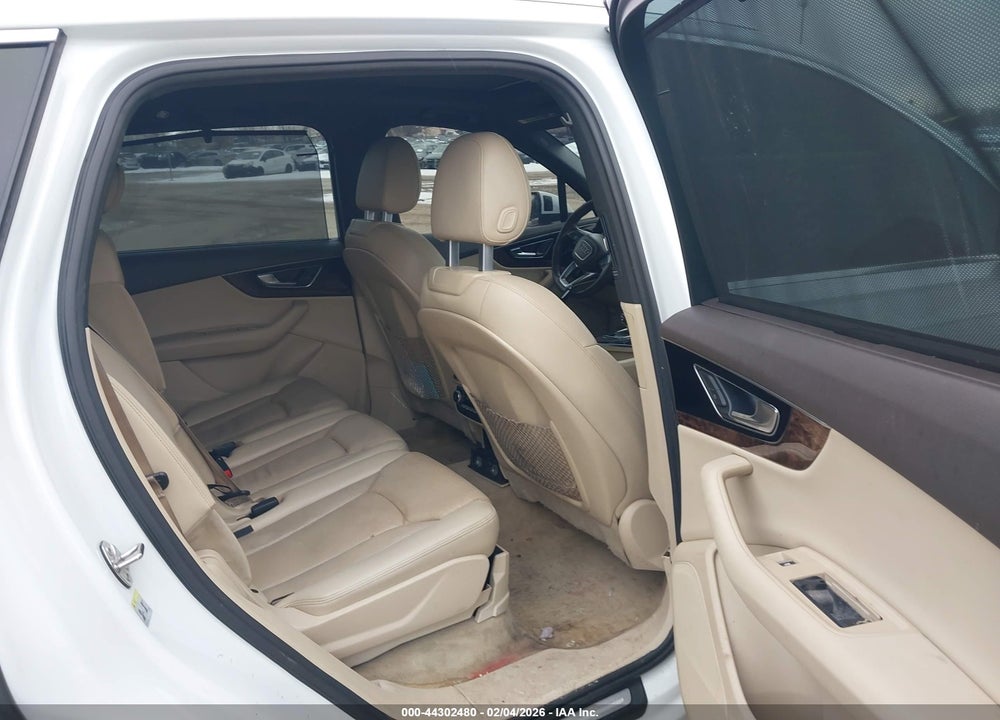 2017 AUDI Q7 3.0T PREMIUM VIN: WA1LAAF77HD014142