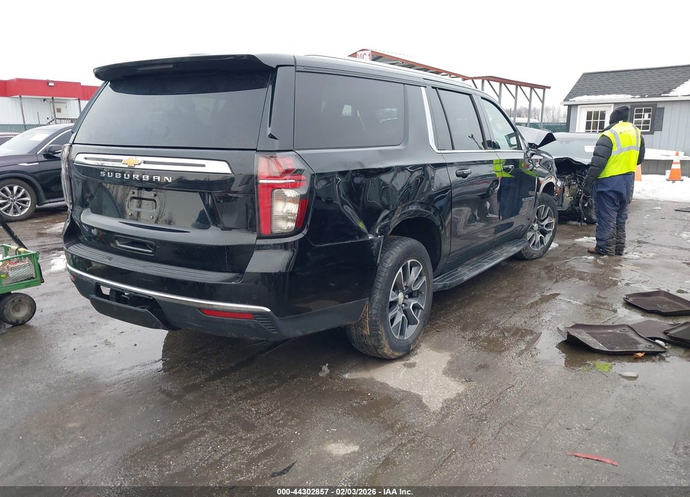 2021 CHEVROLET SUBURBAN 2WD LS VIN: 1GNSCBKD7MR483006