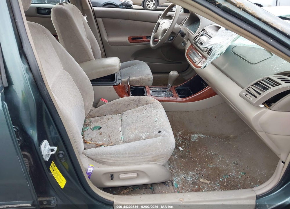2002 TOYOTA CAMRY XLE VIN: 4T1BE30K82U521634