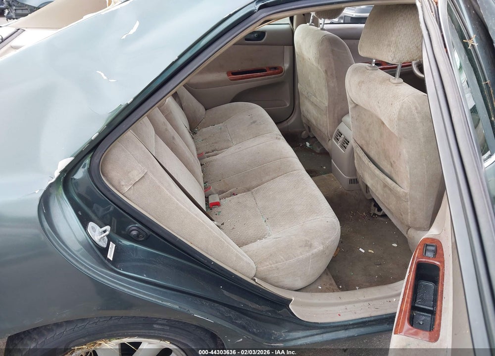 2002 TOYOTA CAMRY XLE VIN: 4T1BE30K82U521634