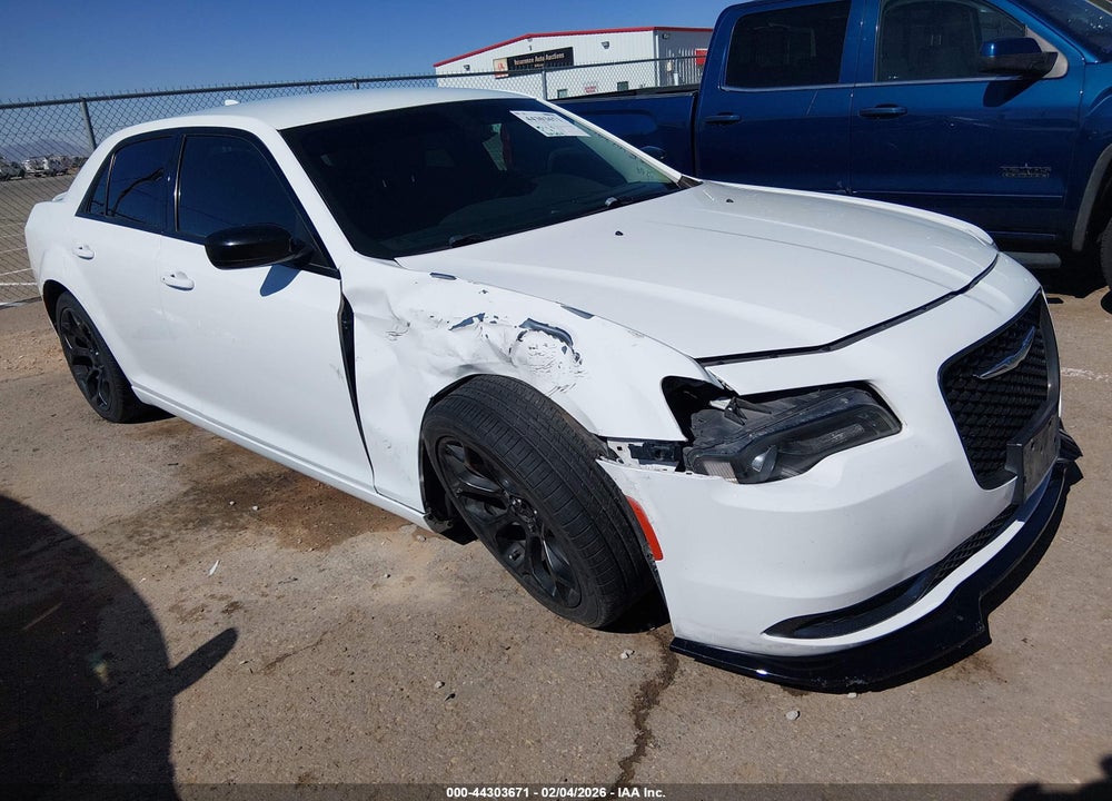 2018 CHRYSLER 300 TOURING VIN: 2C3CCAAG2JH244109