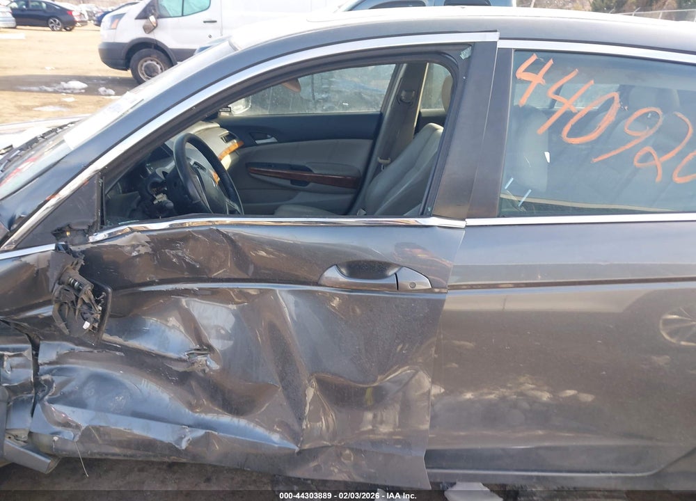 2011 HONDA ACCORD 2.4 EX-L VIN: 1HGCP2F88BA004913