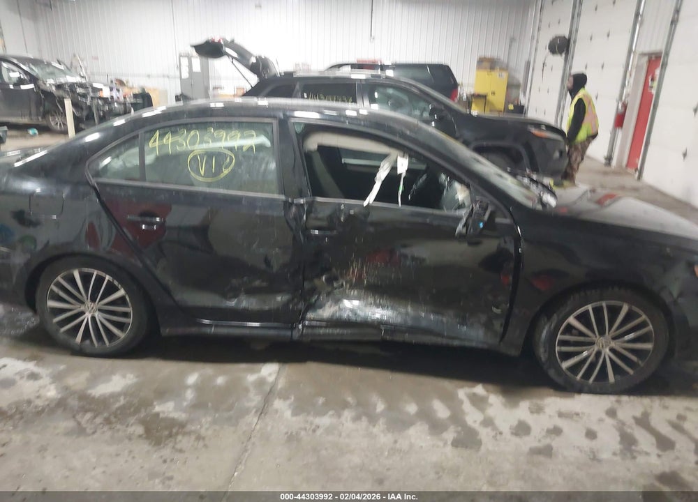 2016 VOLKSWAGEN JETTA 1.8T SPORT VIN: 3VWD17AJ3GM396279