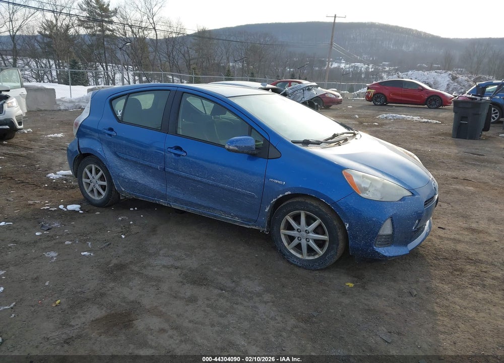 2013 TOYOTA PRIUS C THREE VIN: JTDKDTB32D1533747