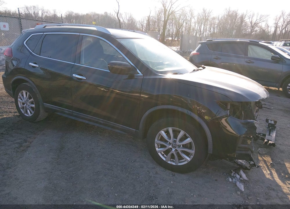 2018 NISSAN ROGUE SV VIN: KNMAT2MV3JP595061